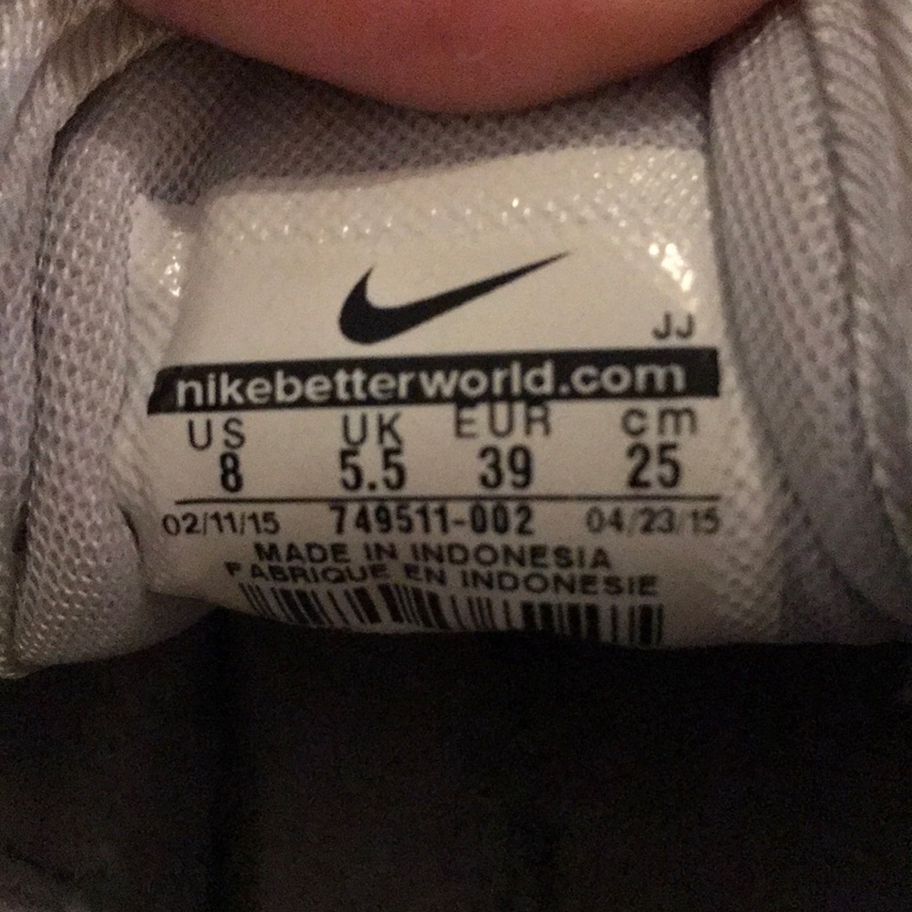 Nike Airmax Siren Snake Print Sneakers - Picture 6 of 6